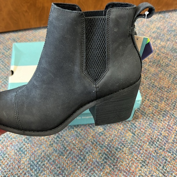 Toms Booties - Picture 2 of 11